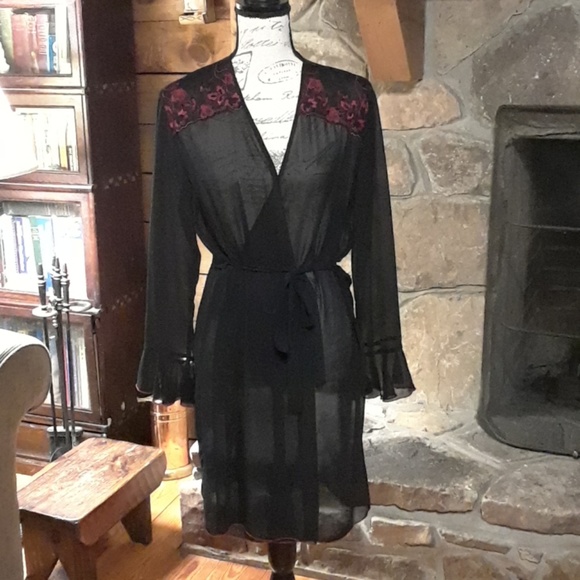 Gilligan & O'Malley Other - Sheer black & red robe, Gilligan & O'Malley